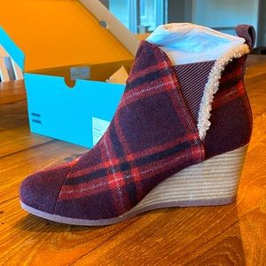 Toms Kelsy Boot - Brn Red Earthy Plaid (women’s)